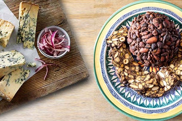 A PASTO CON FORMAGGI ERBORINATI